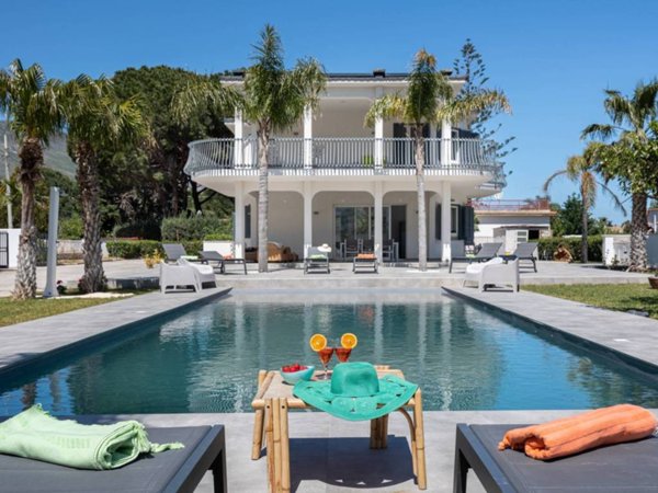 casa indipendente in vendita a Castellammare del Golfo