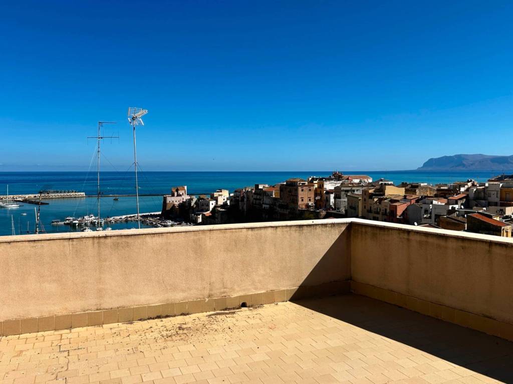 casa indipendente in vendita a Castellammare del Golfo