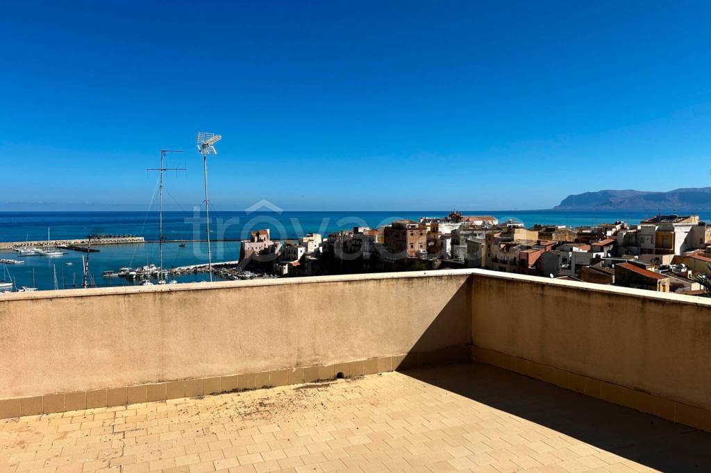 casa indipendente in vendita a Castellammare del Golfo