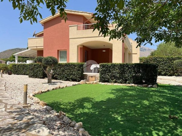casa indipendente in vendita a Castellammare del Golfo
