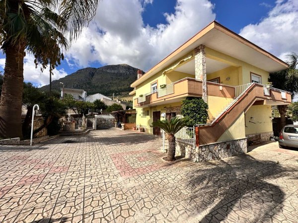 casa indipendente in vendita a Castellammare del Golfo