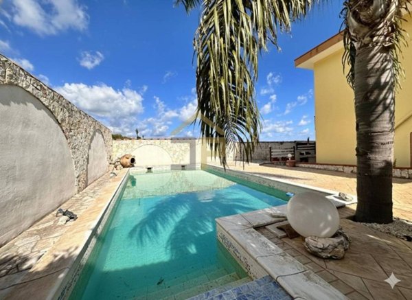 casa indipendente in vendita a Castellammare del Golfo