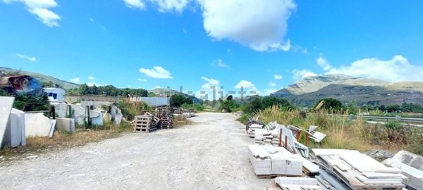 capannone in vendita a Castellammare del Golfo