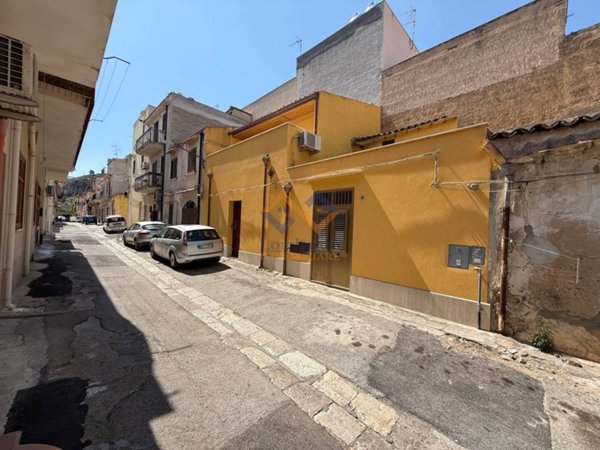 casa indipendente in vendita a Castellammare del Golfo