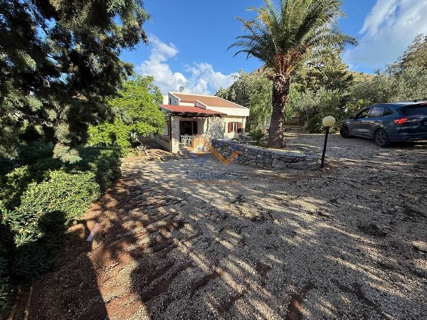 casa indipendente in vendita a Castellammare del Golfo