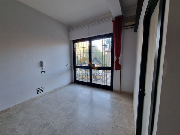 locale commerciale in vendita a Castellammare del Golfo