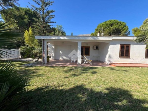 casa indipendente in vendita a Castellammare del Golfo in zona Scopello