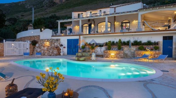 casa indipendente in vendita a Castellammare del Golfo in zona Scopello