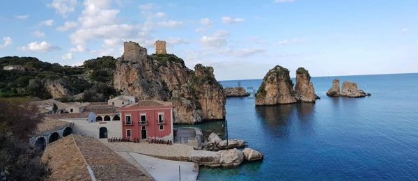 casa indipendente in vendita a Castellammare del Golfo in zona Scopello