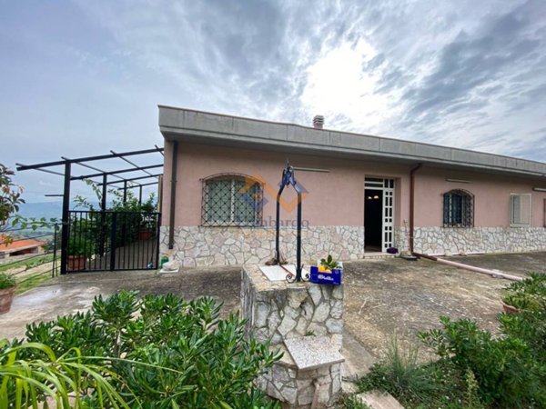 casa indipendente in vendita a Castellammare del Golfo