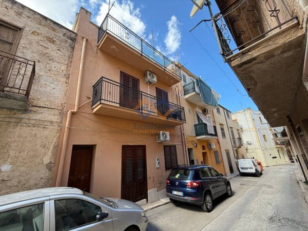 casa indipendente in vendita a Castellammare del Golfo