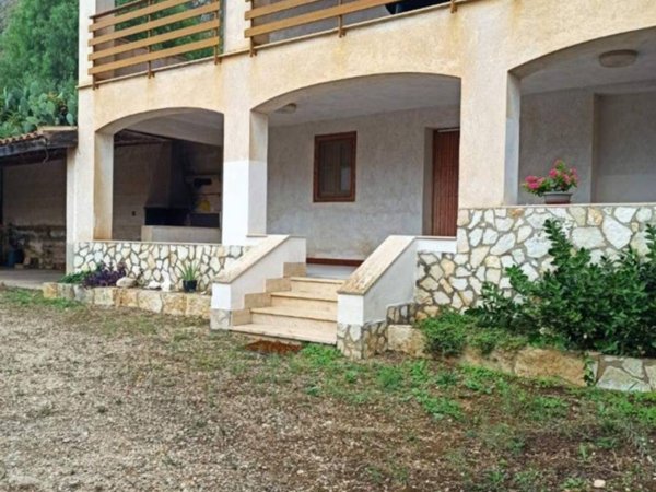 casa indipendente in vendita a Castellammare del Golfo in zona Scopello