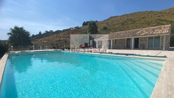 casa indipendente in vendita a Castellammare del Golfo in zona Scopello