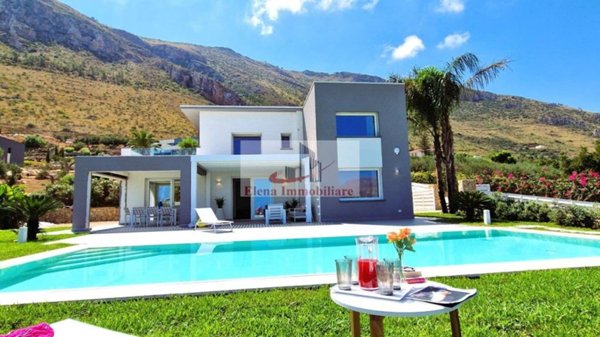 casa indipendente in vendita a Castellammare del Golfo in zona Scopello