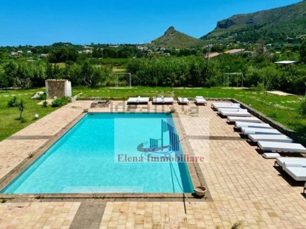 casa indipendente in vendita a Castellammare del Golfo