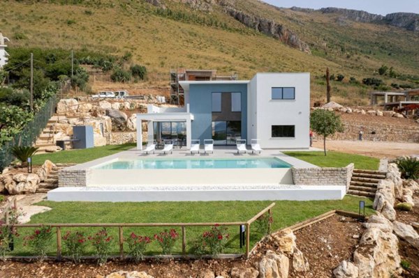 casa indipendente in vendita a Castellammare del Golfo in zona Scopello