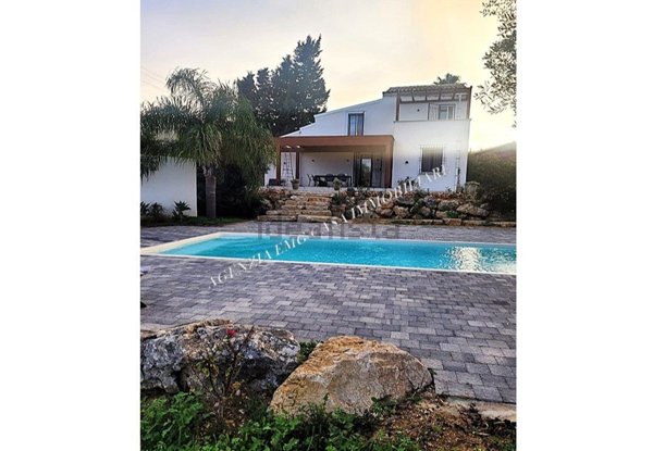 casa indipendente in vendita a Castellammare del Golfo in zona Scopello