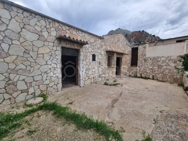 casa indipendente in vendita a Castellammare del Golfo