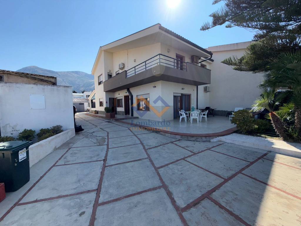 casa indipendente in vendita a Castellammare del Golfo in zona Scopello