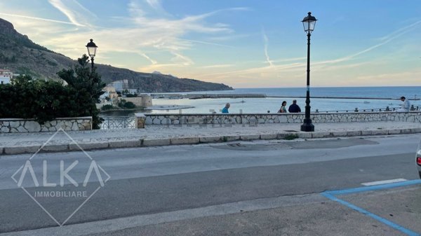 locale commerciale in vendita a Castellammare del Golfo