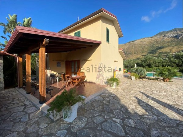 casa indipendente in vendita a Castellammare del Golfo