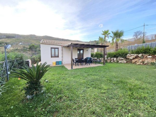 casa indipendente in vendita a Castellammare del Golfo in zona Scopello