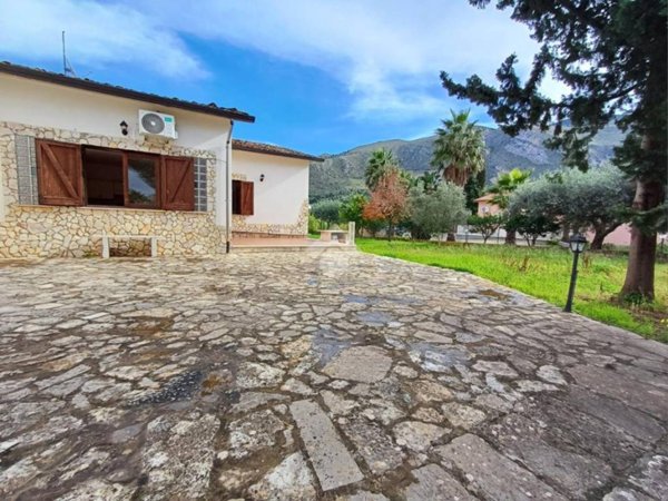 casa indipendente in vendita a Castellammare del Golfo