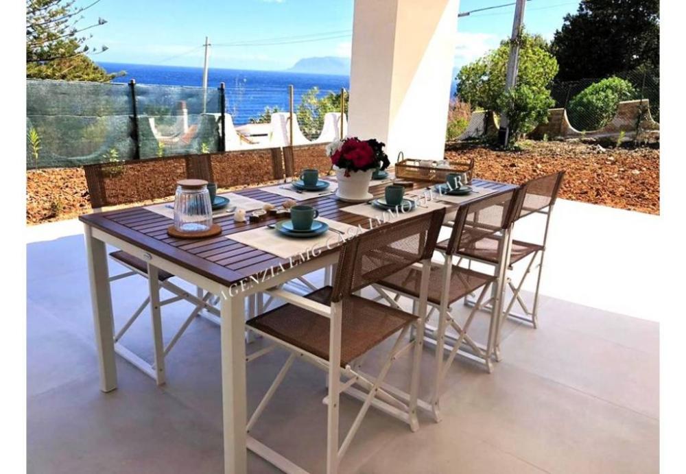 casa indipendente in vendita a Castellammare del Golfo in zona Scopello