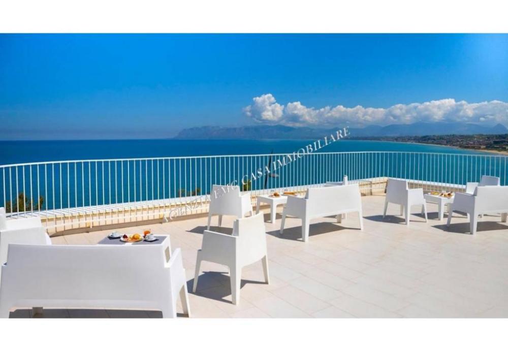 intera palazzina in vendita a Castellammare del Golfo