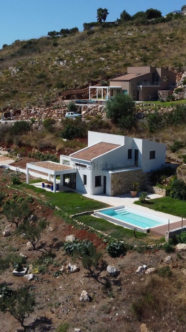 casa indipendente in vendita a Castellammare del Golfo in zona Scopello