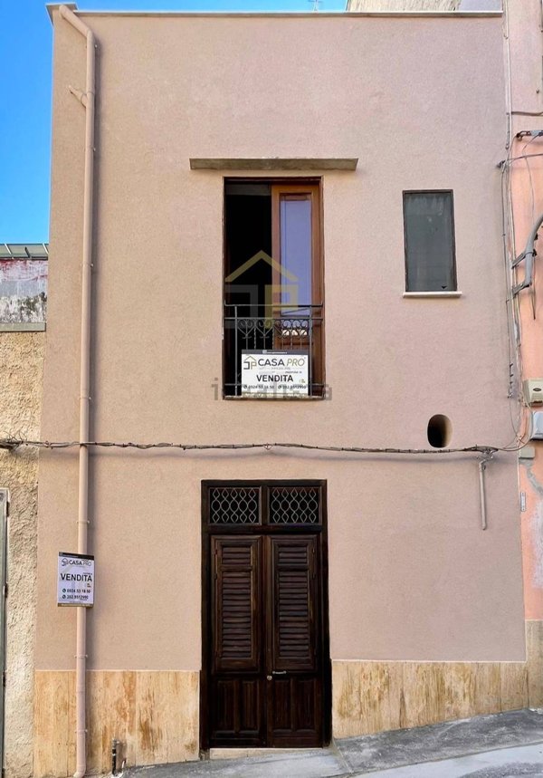 pentavano in vendita a Castellammare del Golfo