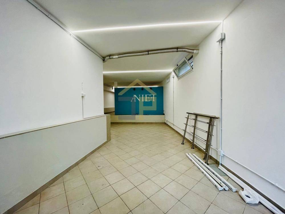 locale commerciale in vendita a Castellammare del Golfo