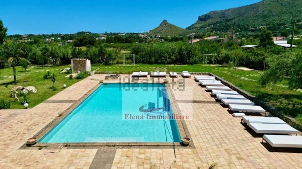 casa indipendente in vendita a Castellammare del Golfo