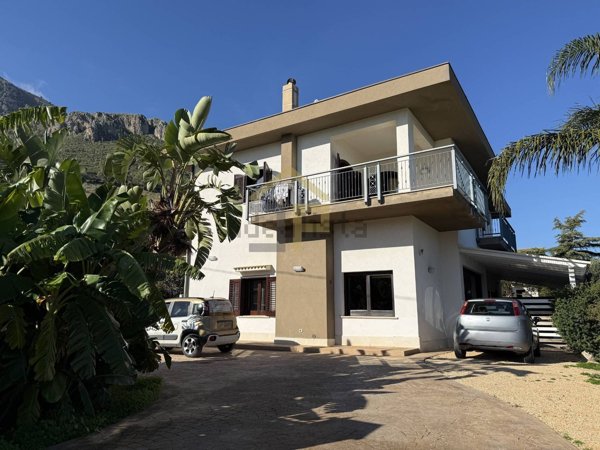casa indipendente in vendita a Castellammare del Golfo in zona Scopello