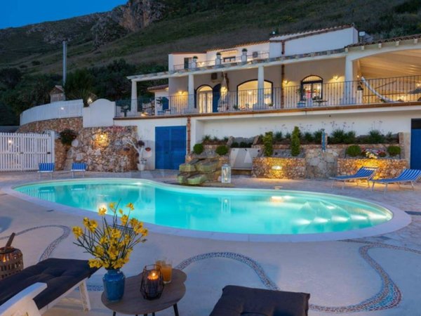 casa indipendente in vendita a Castellammare del Golfo in zona Scopello