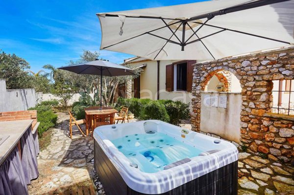 casa indipendente in vendita a Castellammare del Golfo