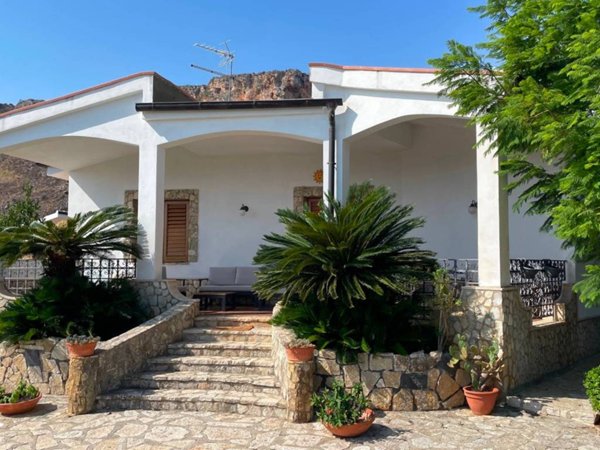 casa indipendente in vendita a Castellammare del Golfo in zona Scopello
