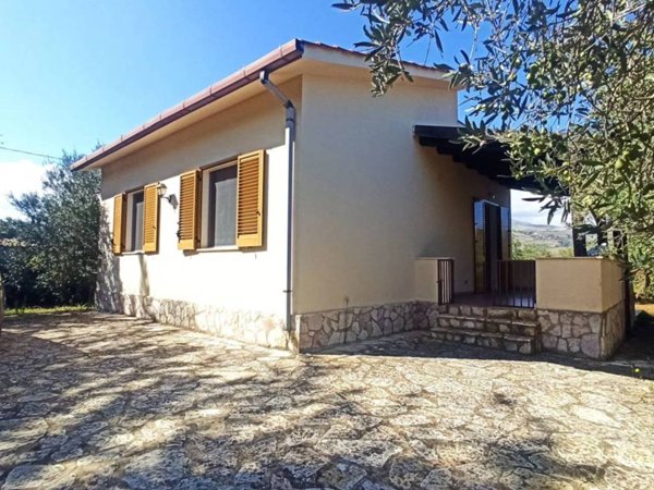 casa indipendente in vendita a Castellammare del Golfo