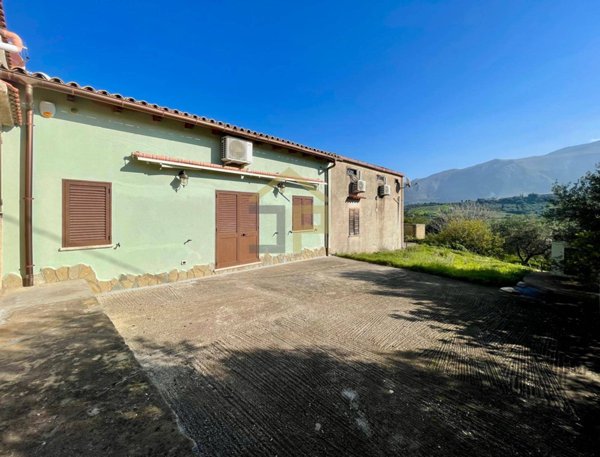 casa indipendente in vendita a Castellammare del Golfo in zona Scopello