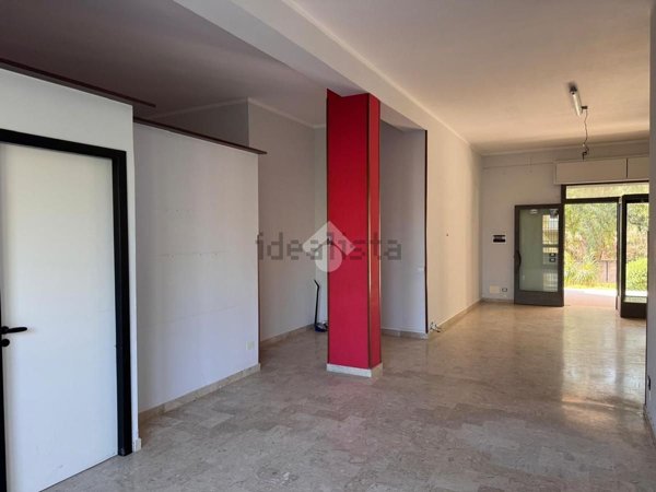 locale commerciale in vendita a Castellammare del Golfo