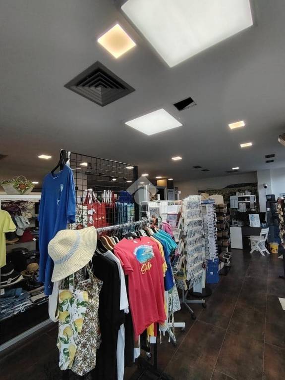 negozio in vendita a Castellammare del Golfo