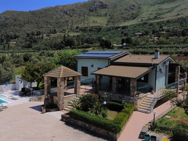 casa indipendente in vendita a Castellammare del Golfo