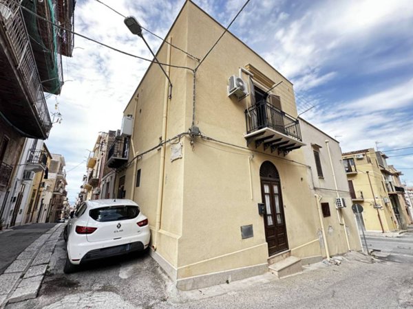 casa indipendente in vendita a Castellammare del Golfo