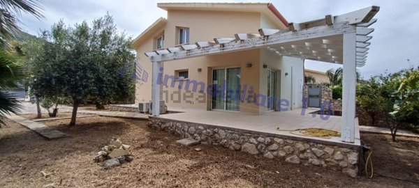 casa indipendente in vendita a Castellammare del Golfo