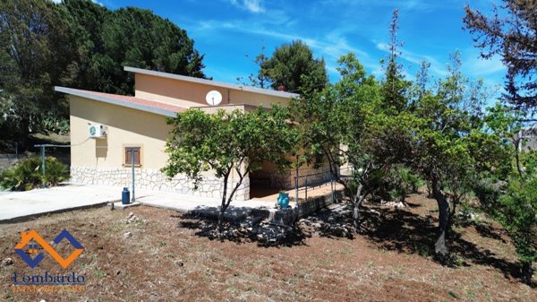 casa indipendente in vendita a Castellammare del Golfo in zona Scopello