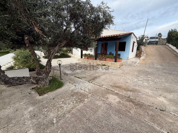casa indipendente in vendita a Castellammare del Golfo