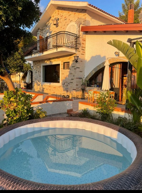casa indipendente in vendita a Castellammare del Golfo