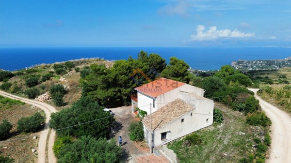 casa indipendente in vendita a Castellammare del Golfo in zona Scopello