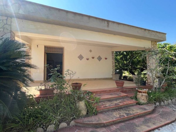 casa indipendente in vendita a Castellammare del Golfo