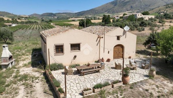 casa indipendente in vendita a Castellammare del Golfo